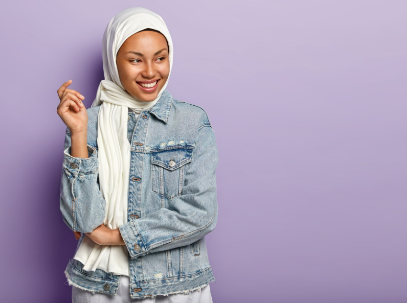 Ilustrasi warna hijab yang cocok untuk pemilik kulit sawo matang (Dok. Freepik)