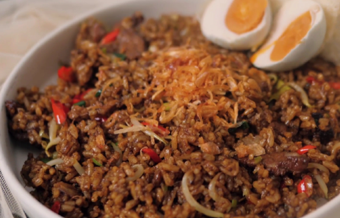 Resep nasi goreng rawon (Dok. YouTube Ade Koerniawan)