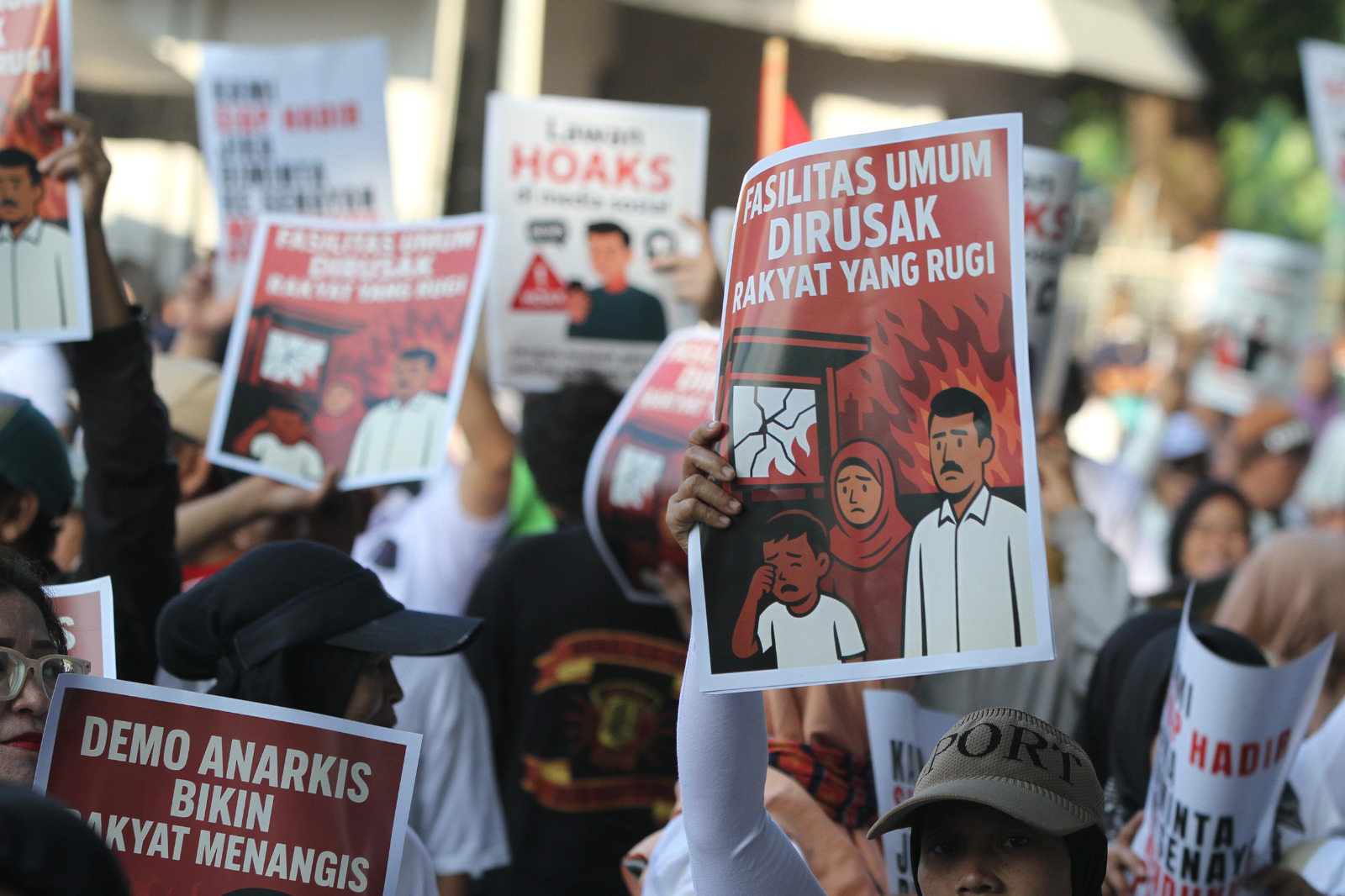 Aksi mendeklarasikan agar aparat penegak hukum menindak tegas segala penghasut, perusuh, sampai penjarah dalam kerusuhan Agustus lalu. (IST)