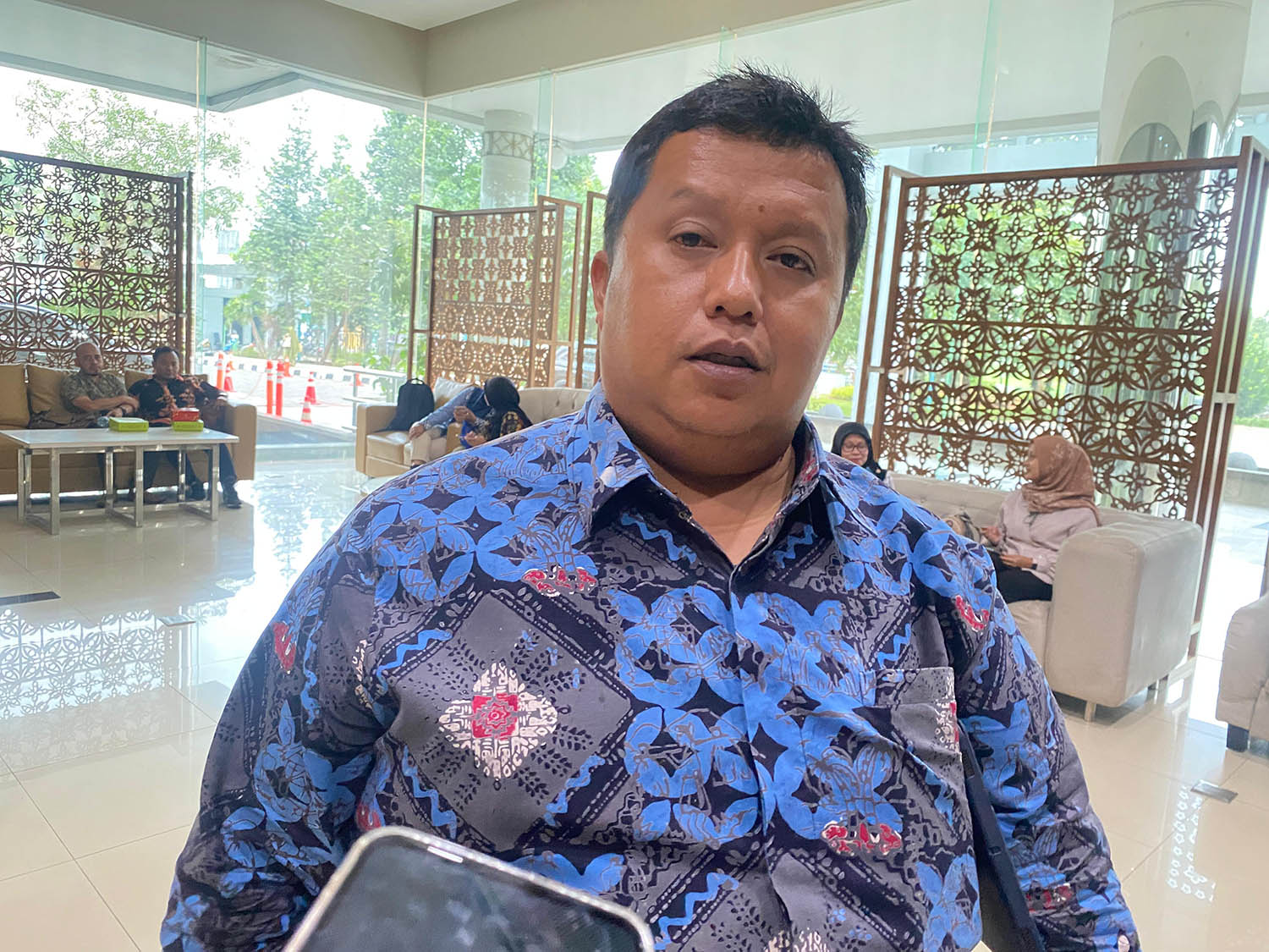Kepala Perwakilan Ombudsman Banten Fadli Afriadi di Puspemkot Tangsel, Kamis (25/9). (FOTO: Muhtamimah/Jawa Pos)