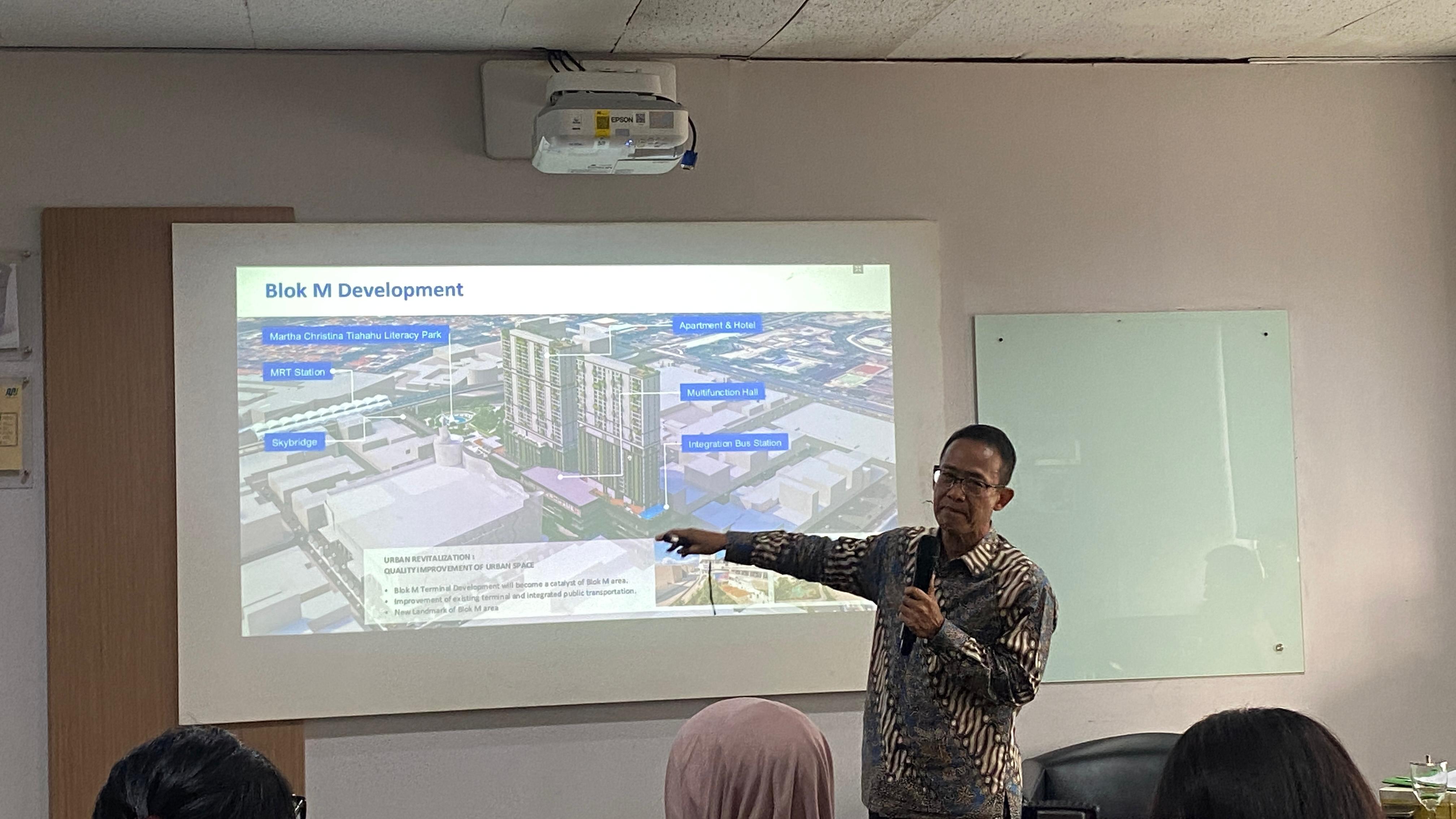 Pemprov DKI terus meningkatkan layanan transportasi massal di Jakarta dengan progres pembangunan MRT Jakarta. (Masria Pane/Jawa Pos)
