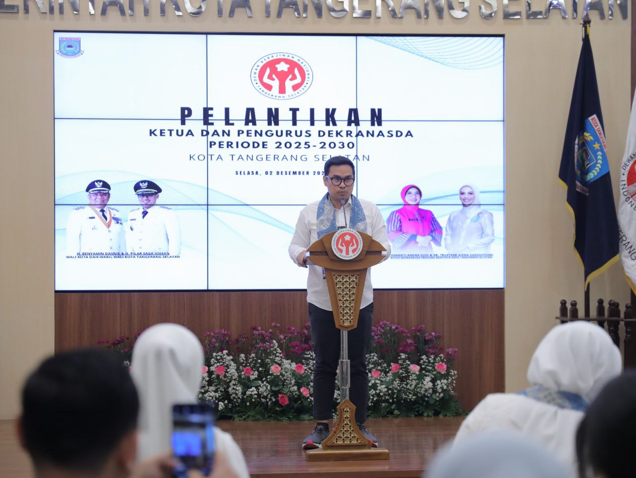 Wakil Wali Kota Tangsel Pilar Saga Ichsan melantik pengurus Dekranasda tahun 2025-2030. (Dok.&nbsp;Humas Pemkot Tangsel)