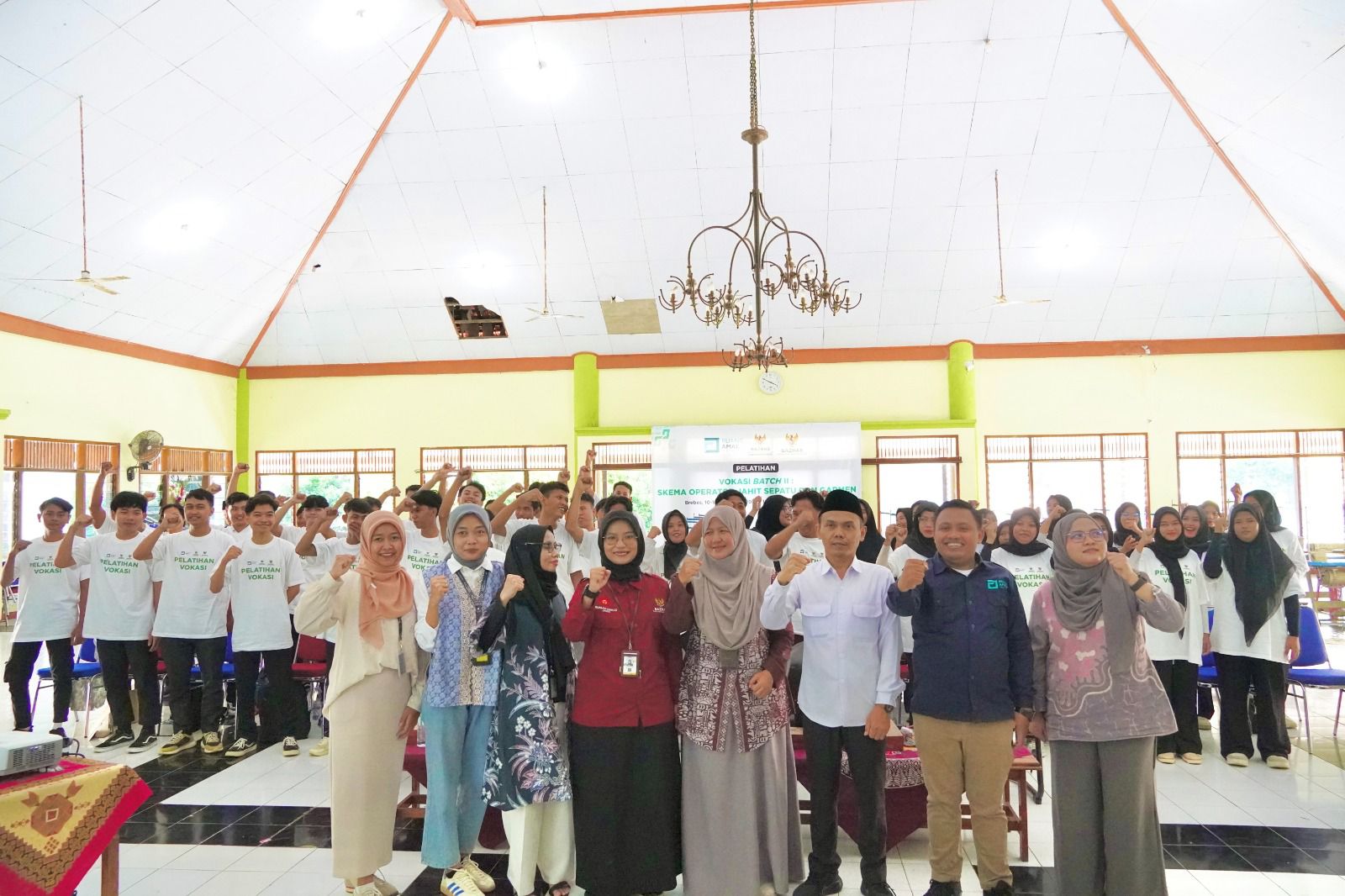 BAZNAS RI menggelar Pembukaan Pelatihan Vokasi Batch II bekerja sama dengan Mitra LAZ Ruang Amal Indonesia dan BAZNAS Brebes.  (Dok. IST)
