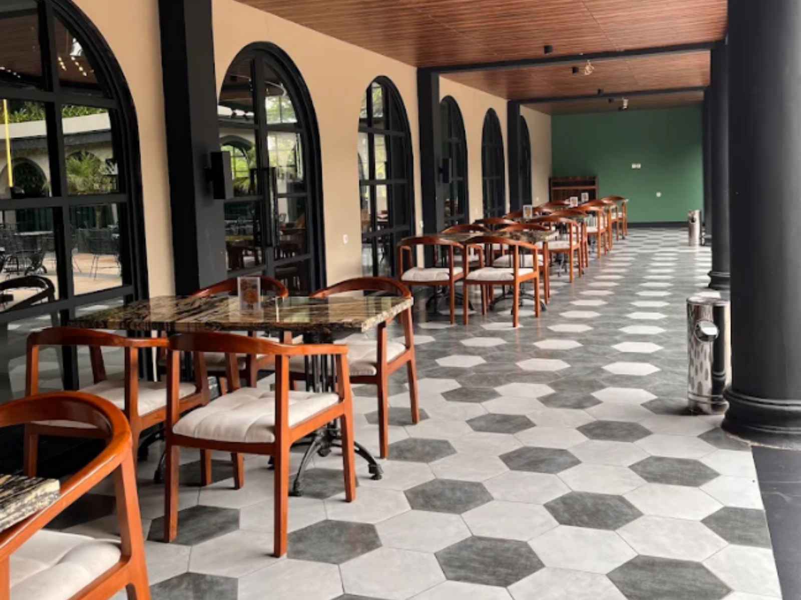 Tempat makan favorit dekat Bandara Pondok Cabe, Tangerang Selatan (Dok. Google Maps/Sunshine Garden SouthCity)