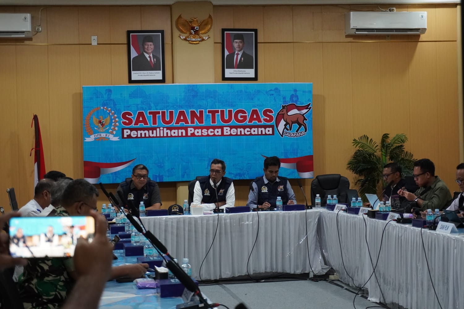 Satuan Tugas (Satgas) Pemulihan Pascabencana bentukan DPR RI menggelar rapat koordinasi dan sinkronisasi perdana bersama 14 perwakilan kementerian dan lembaga pemerintah pusat. (Dok. IST)