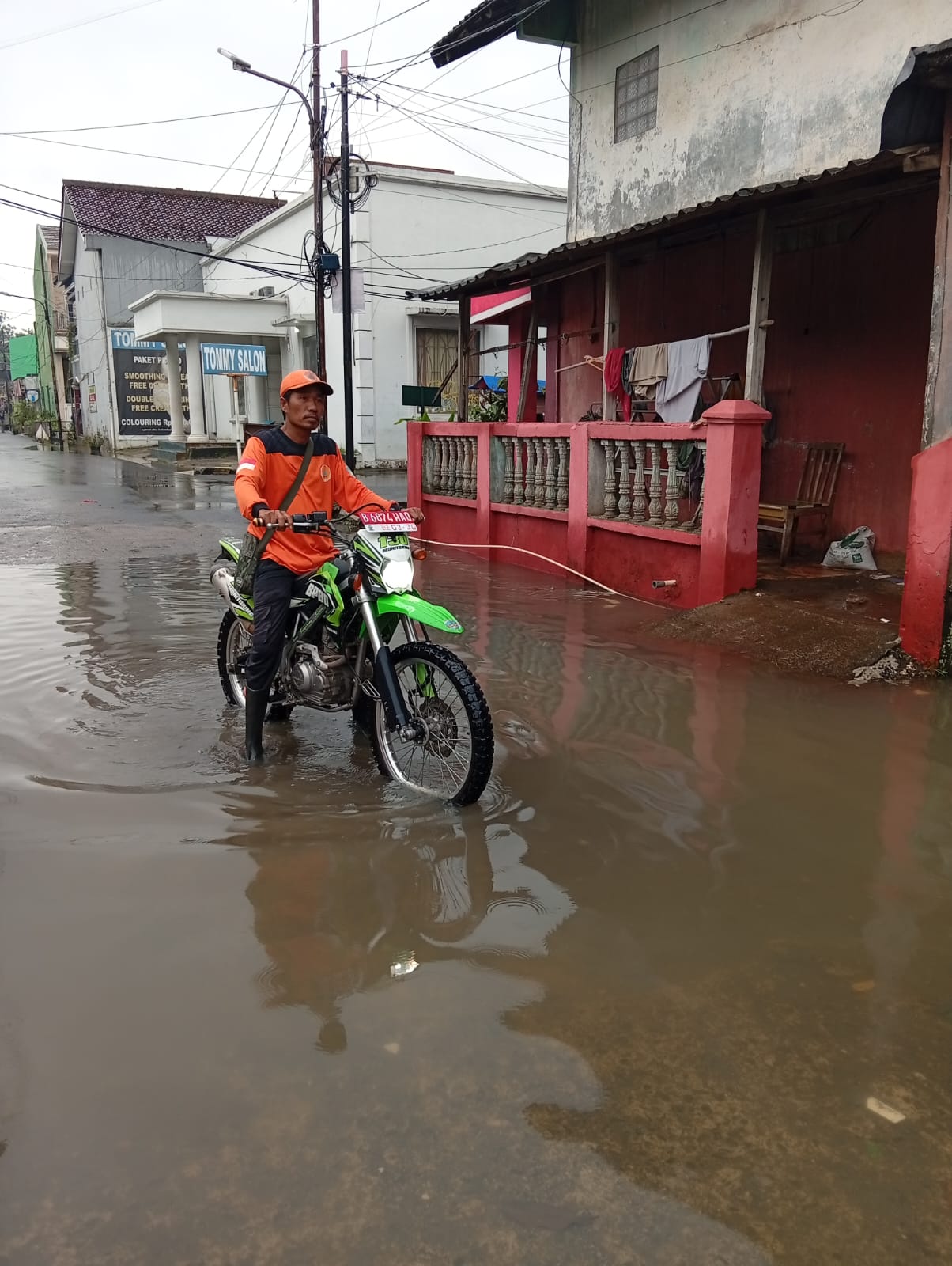 Hujan Deras Landa Tangsel, Ratusan KK di Pamulang Terdampak Banjir