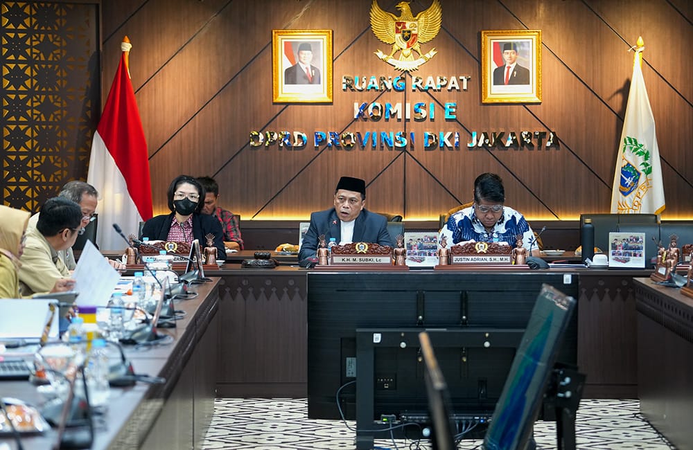 DPRD DKI Jakarta mendukung kebijakan pembatasan penggunaan gawai di sekolah untuk meningkatkan konsentrasi belajar siswa. (Dok. Istimewa)