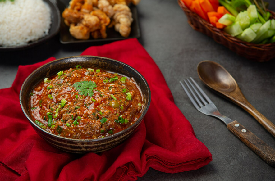 Makanan pedas yang harus dihindari penderita asam lambung (Dok. Freepik)