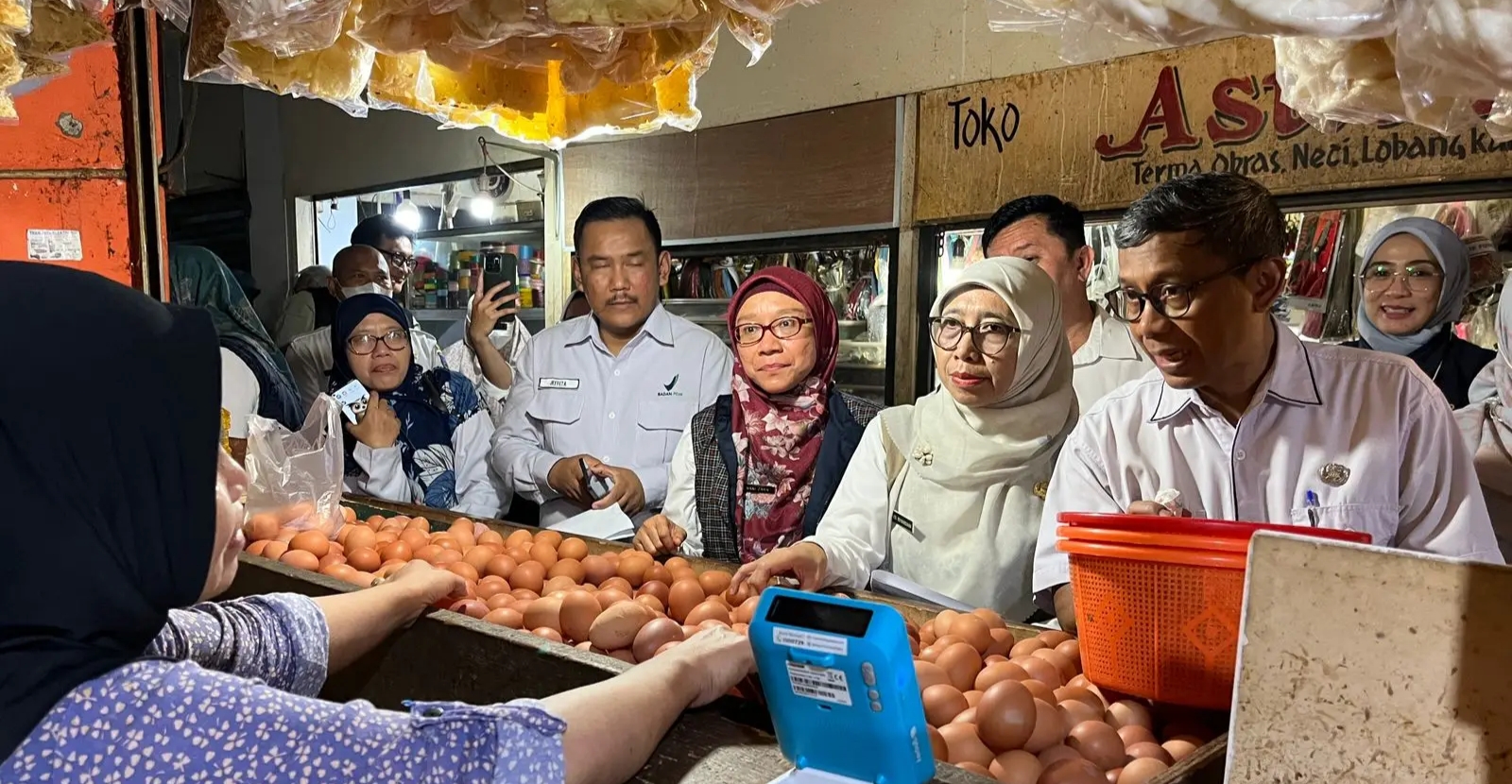 TPID Kota Depok memantau harga kebutuhan pokok jelang Ramadan.&nbsp;(Dok. Pemkot Depok untuk Jawa Pos)