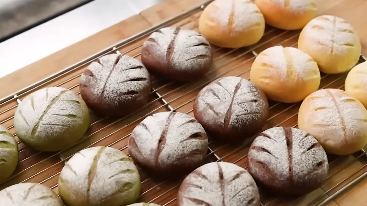 Resep roti isi mochi (YouTube Devina Hermawan)