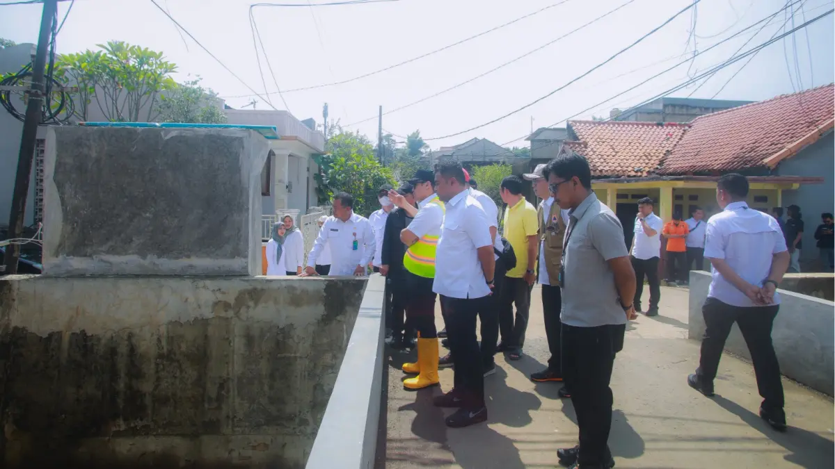 Tinjau Titik Banjir dan Longsor di Tangsel, Pilar Saga Ichsan Genjot Pemasangan Long Storage hingga Normalisasi Sungai
