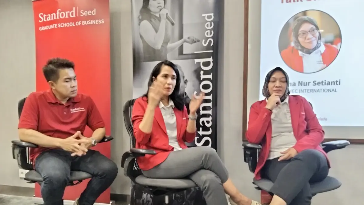 Naura (tengah) dalam diskusi yang diselenggarakan Stanford Seed di Jakarta (12/5). (Hilmi/Jawa Pos)