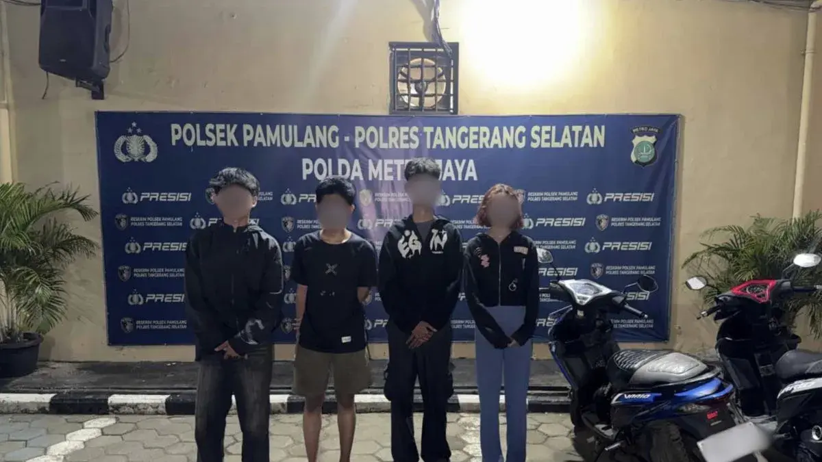 Empat remaja ditangkap polisi dalam patroli Kegiatan Rutin Yang Ditingkatkan (KRYD) di kawasan Terminal Pondok Cabe, Pamulang, Tangerang Selatan, Jumat (15/5/2026) dini hari. ANTARA/HO-Humas Polda Metro Jaya.