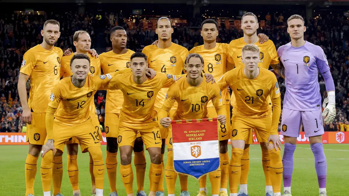 Para pemain Timnas Belanda berpose sebelum laga internasional. Berdasarkan analisis tren juara sepanjang sejarah, Belanda menjadi salah satu kandidat kuat peraih gelar Piala Dunia 2026. (X.com/@OnsOranje)&nbsp;
