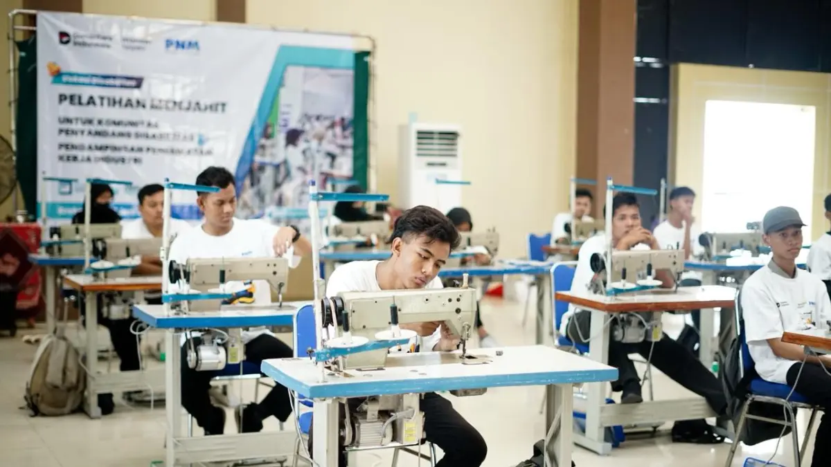 Keterbatasan akses terhadap pelatihan keterampilan, rendahnya kesempatan kerja yang inklusif, serta berbagai hambatan sosial masih menjadi faktor yang menyebabkan sebagian penyandang disabilitas berada dalam kondisi rentan secara ekonomi. (Dok. IST)
