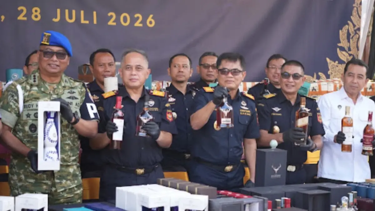  Direktorat Jenderal Bea dan Cukai (DJBC) menggagalkan peredaran 19.142 botol atau setara 14.400,36 liter minuman mengandung etil alkohol (MMEA) atau minuman keras (miras) ilegal di Bali. (Dok. IST)