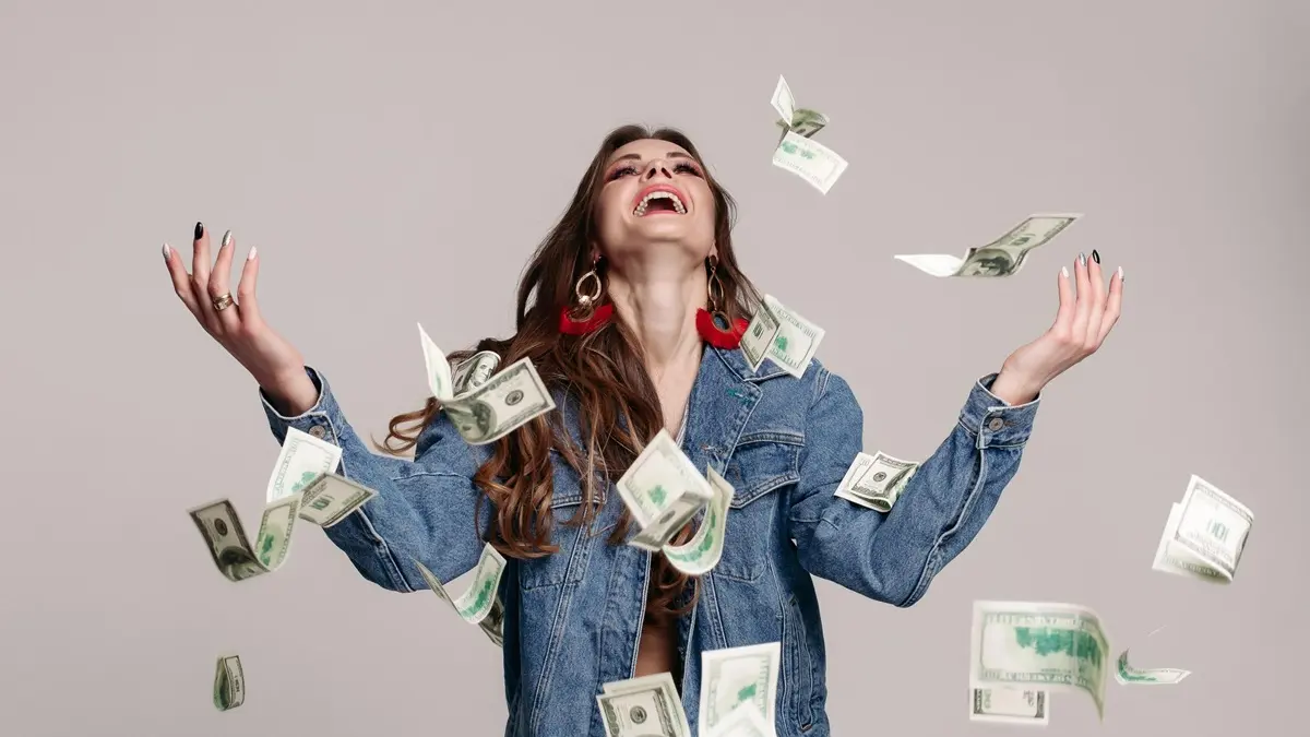 4 Zodiak yang Diprediksi Ketiban Rezeki Hoki di Akhir Juli 2026, Finansial Makin Stabil!