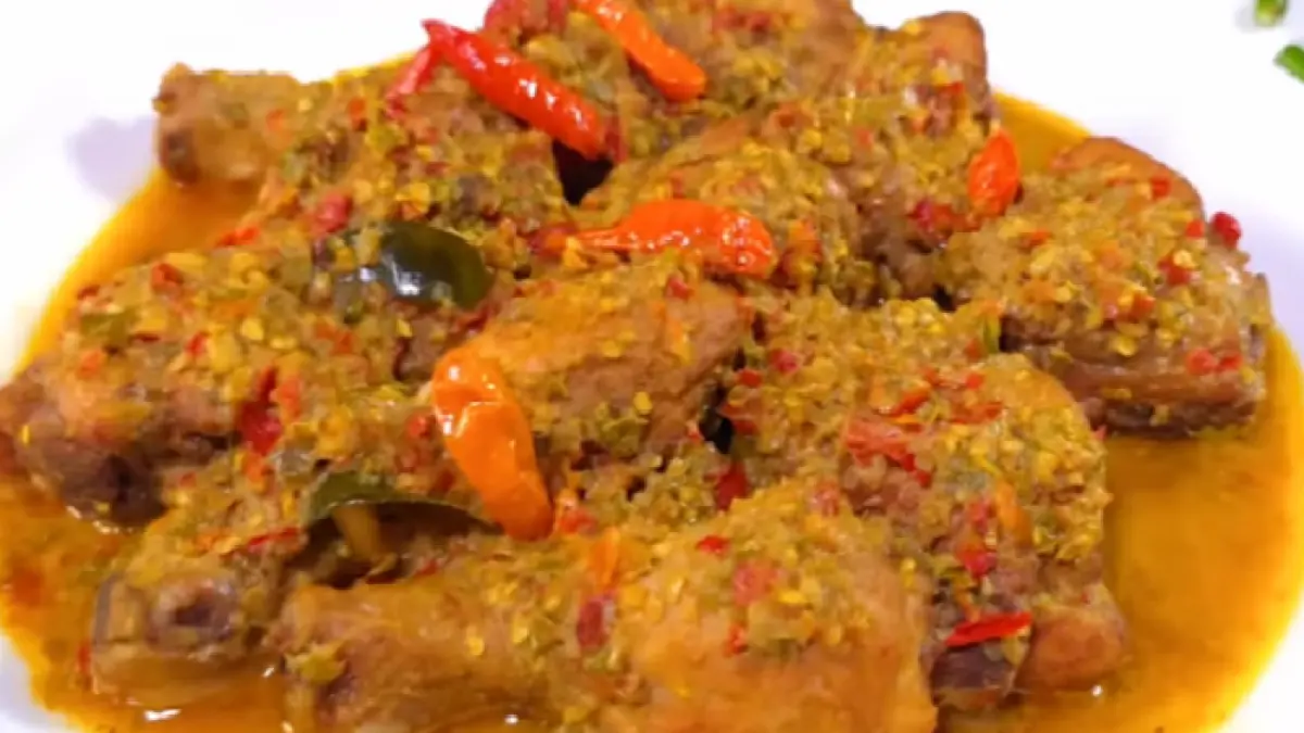 Resep Ayam Santan Pedas yang Gurih, Empuk, dan Kaya Rempah, Bikin Nambah Nasi!