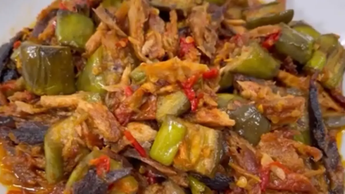 Resep Tumis Terong Tongkol Suwir Pedas Gurih, Praktis dan Bikin Nambah Nasi!