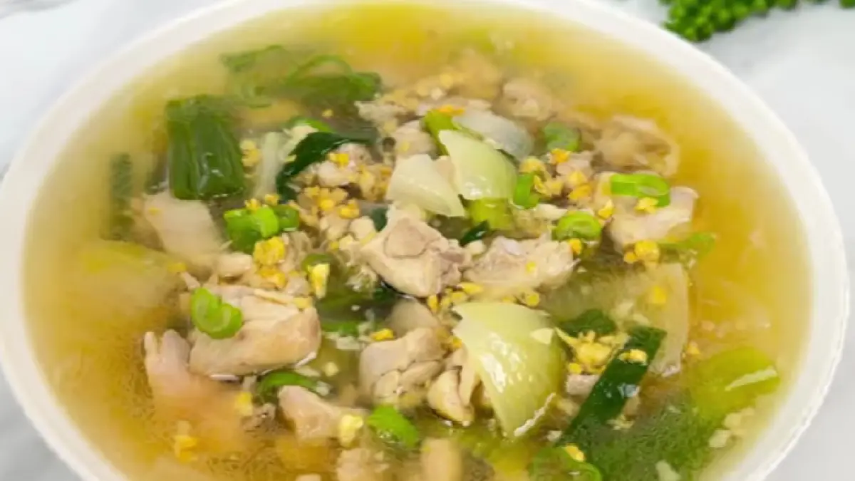 Resep Sup Ayam Hainan yang Gurih dan Empuk, Comfort Food Praktis untuk Keluarga