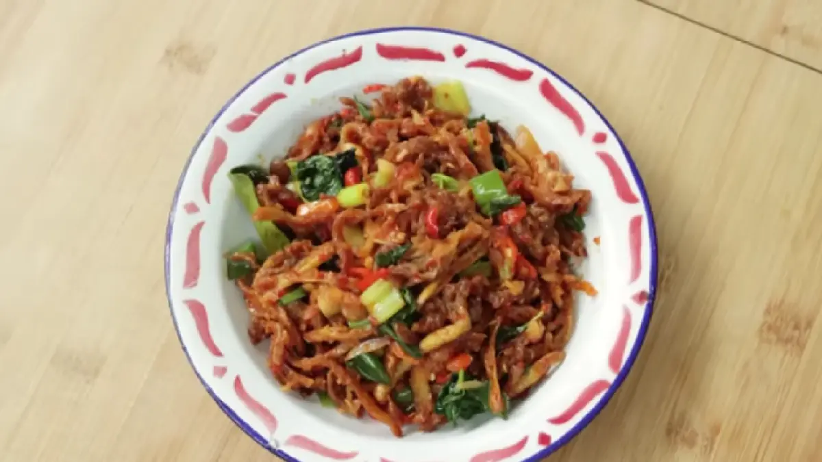 Resep tumis jamur kemangi pedas (YouTube Devina Hermawan)