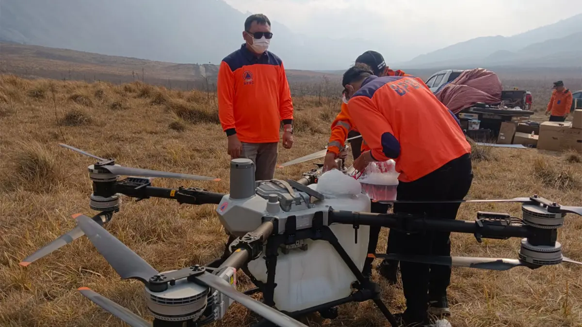 Kebakaran Bromo meluas hingga 127 hektare. Angin kencang menghambat pemadaman, dua helikopter BNPB disiapkan untuk water bombing. (Dok. Radar Bromo)