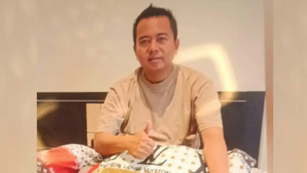 Cak Sholeh berpulang di usia 49 tahun. Pengacara dan aktivis 98 itu dikenal lewat perjuangan mengubah sistem penetapan caleg di MK. (Dok. IST)