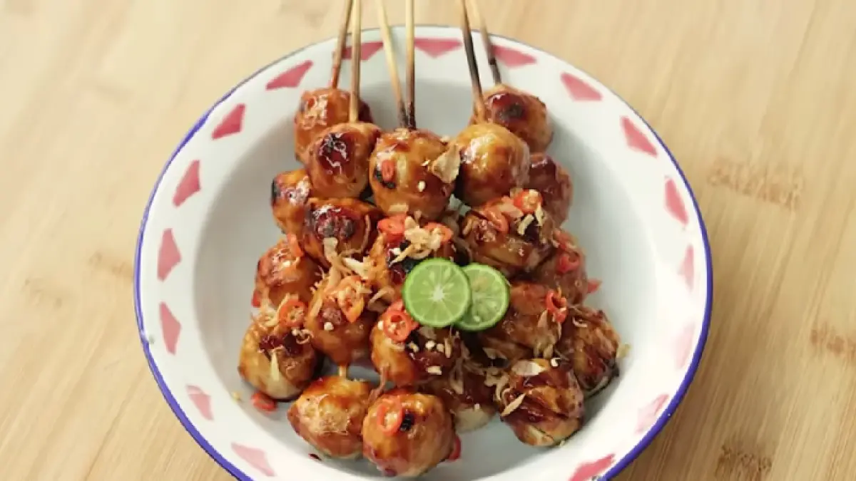 Resep bakso ayam bakar (YouTube Devina Hermawan)