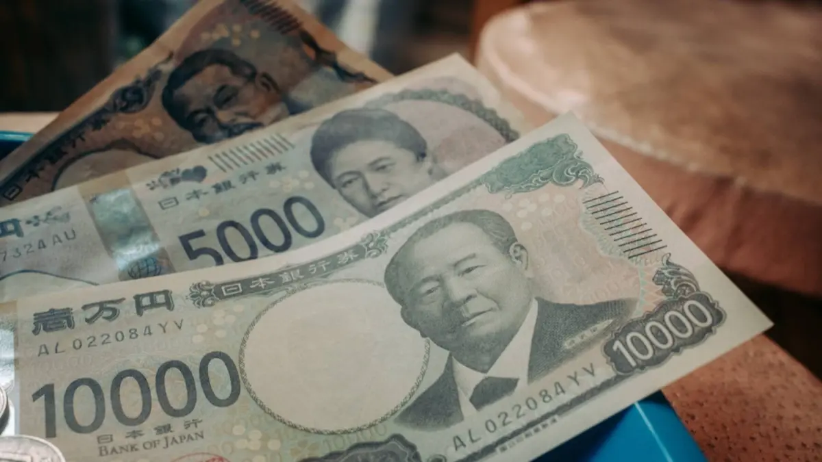 Jepang menggelontorkan USD 39,64 miliar untuk membeli yen pada April, menjadi intervensi pembelian yen terbesar sepanjang sejarah. (Dok. Japan Times)