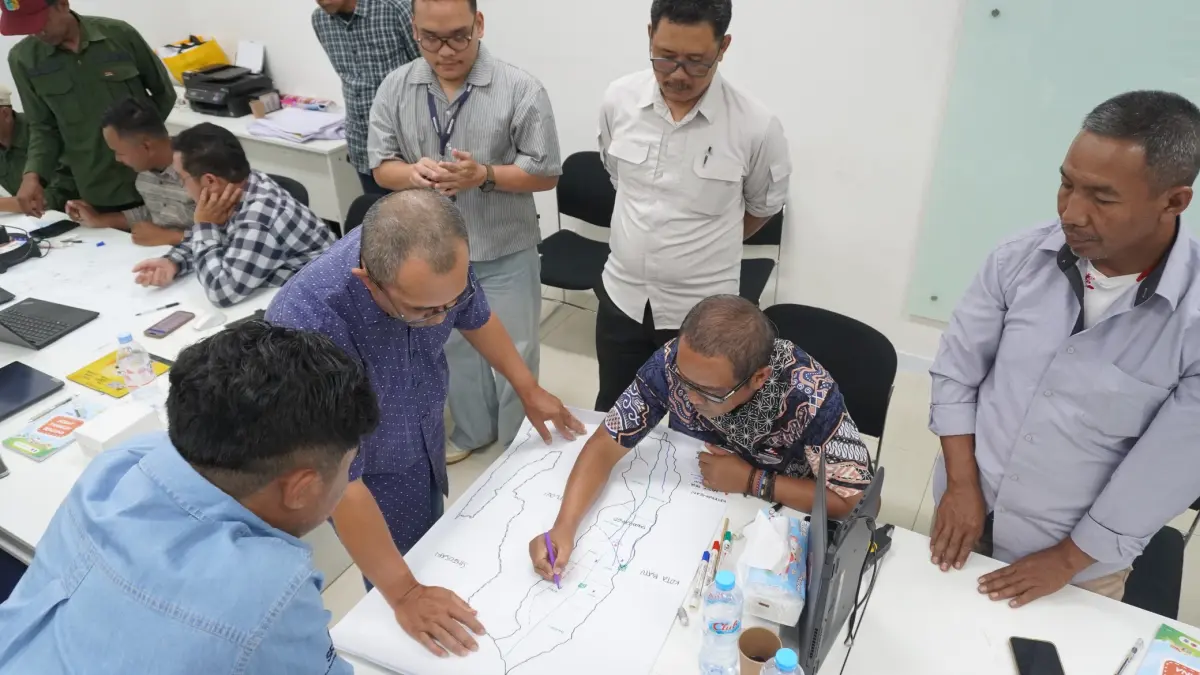 United Tractors bersama BNPB melatih kader desa lewat KATANA, memperkuat kesiapsiagaan dan membangun masyarakat tangguh menghadapi bencana. (Dok. UT)