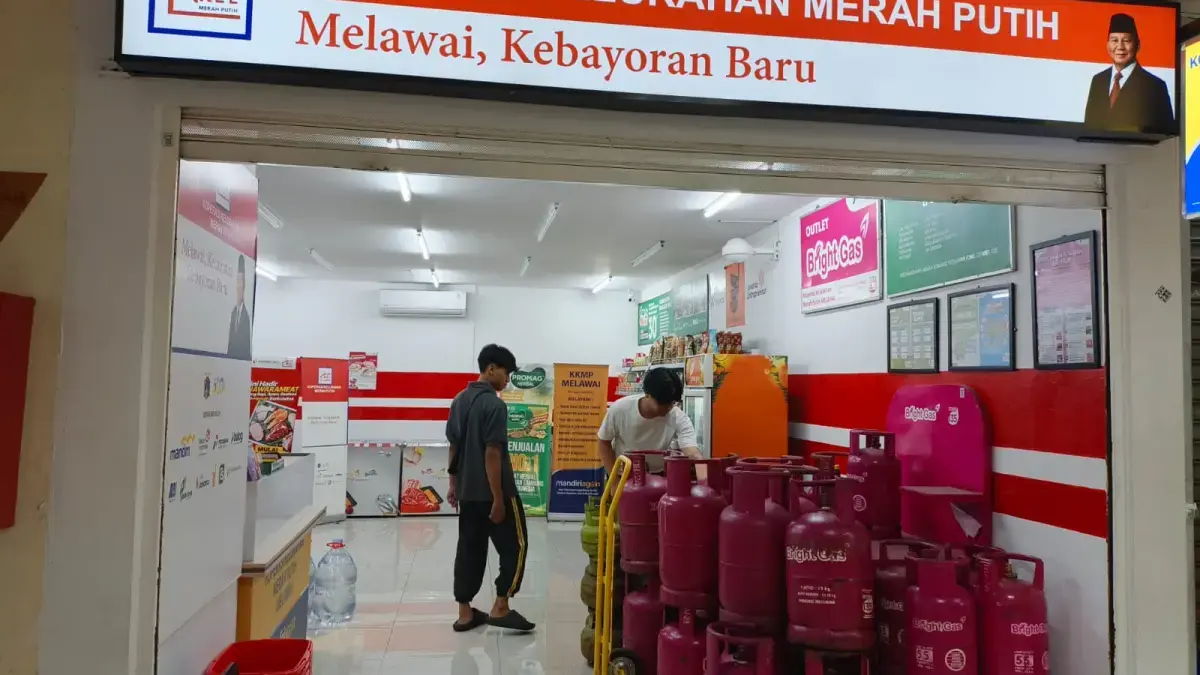 Pemerintah mempercepat Perpres tata kelola Kopdes Merah Putih agar koperasi segera beroperasi dan menjadi pusat ekonomi desa. (Dimas Choirul/JawaPos.com)