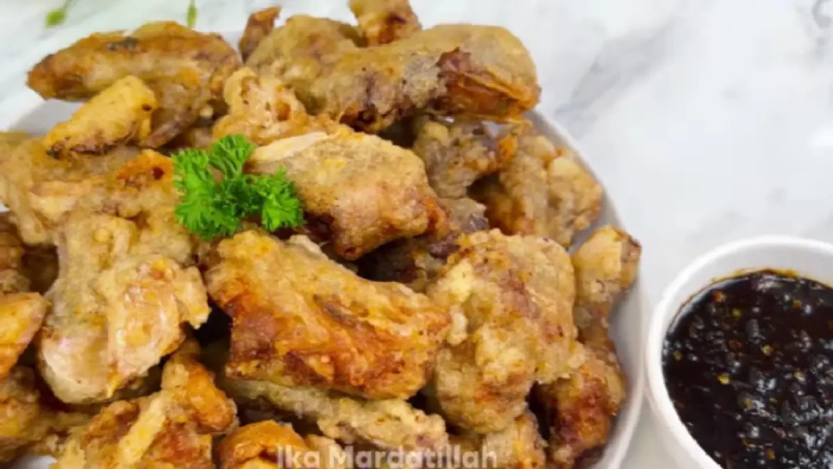  Resep ayam goreng bawang putih (YouTube Ika Mardatillah)