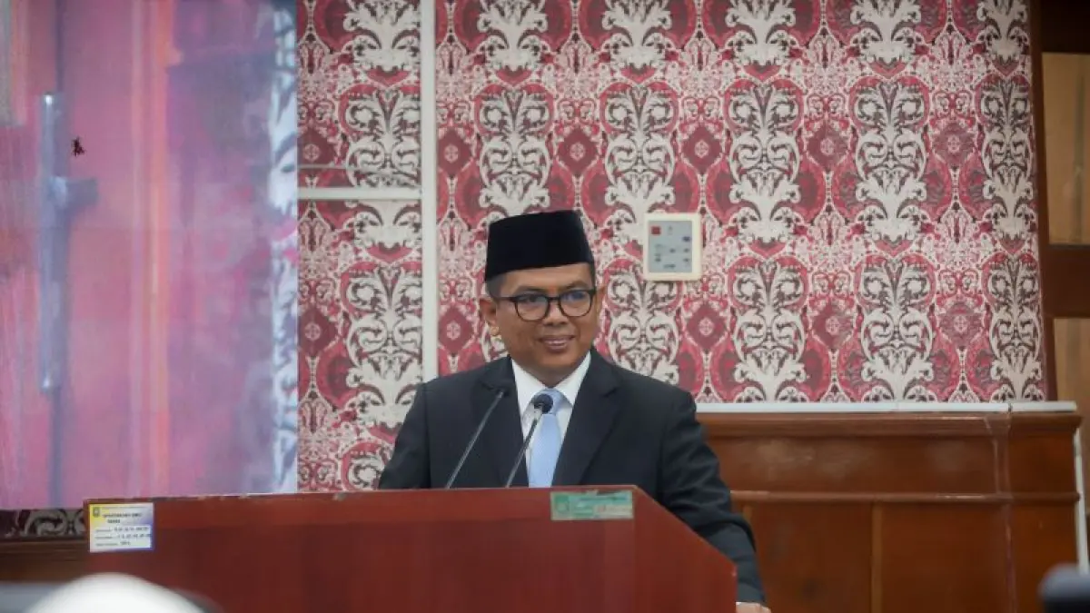Gubernur Andra Soni menyiapkan skema perlindungan jaminan sosial ketenagakerjaan bagi 100 pekerja rentan di setiap desa dan perluasan program ke 314 kelurahan pada 2027. (Antara)