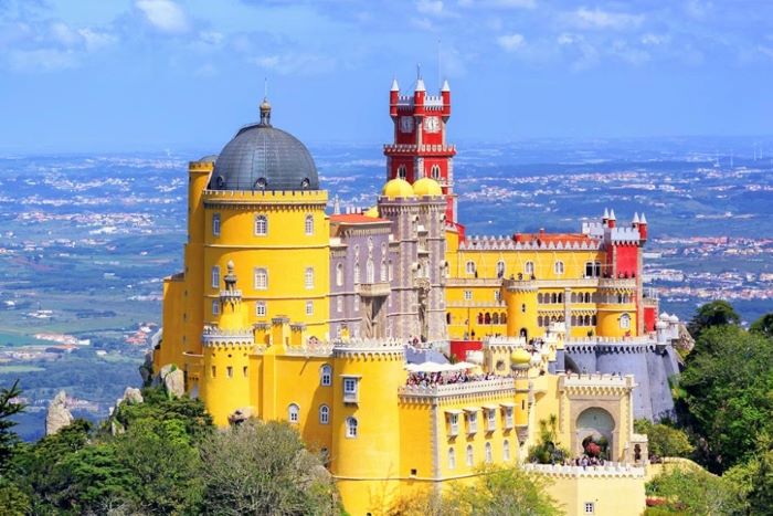 Pena Palace, Sintra, Portugal. (web/penapalcetickets.com)