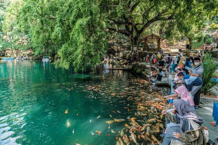 Wisata Alam Telaga Cicerem di kuningan. (wonderfulimages.kemenparekraf.go.id)