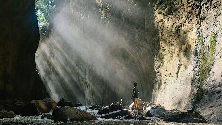 Curug Ibun Pelangi. (dewatiket.id)