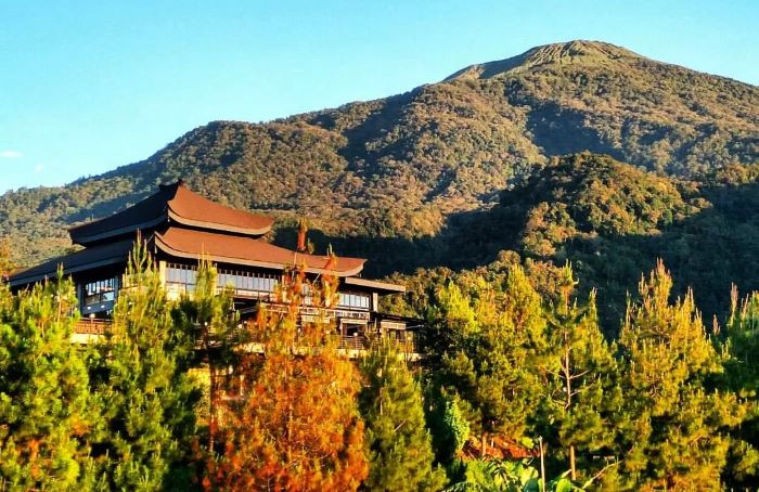 Rumah makan bernuansa Jepang Joglo Arunika di lereng Gunung Ciremai (Instagram @ofi.sofiyudin98)
