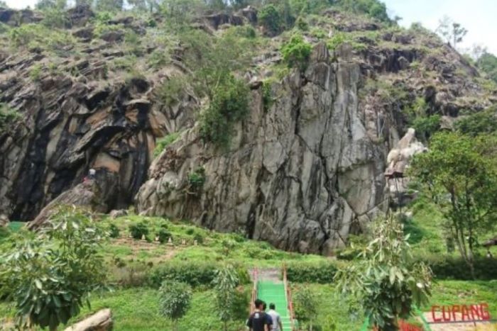 Destinasi Wisata Batu Lawang. (Pemkab Cirebon)