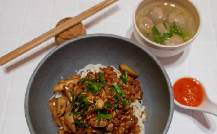 Misoa ayam jamur yang nikmat. (Cookpad)