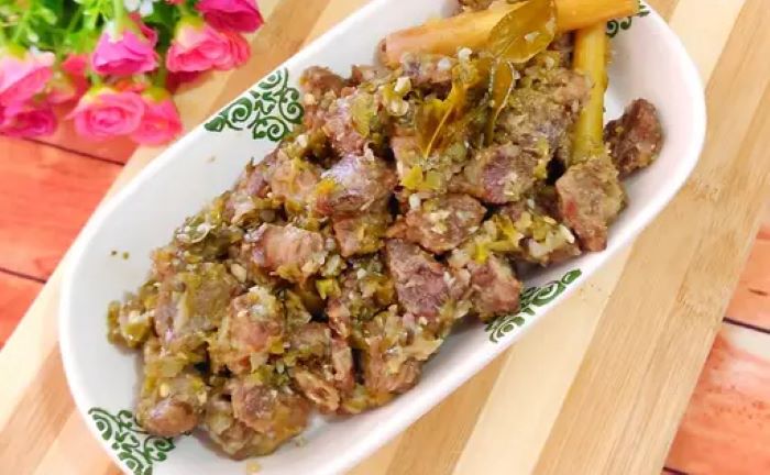 Daging sapi cabai hijau. (Cookpad)