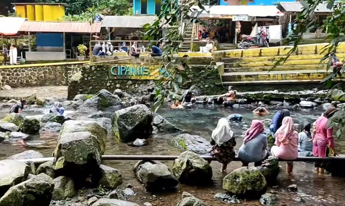Objek Wisata Cipaniis, Kuningan. (youtube.com/Catisa Nenggala)
