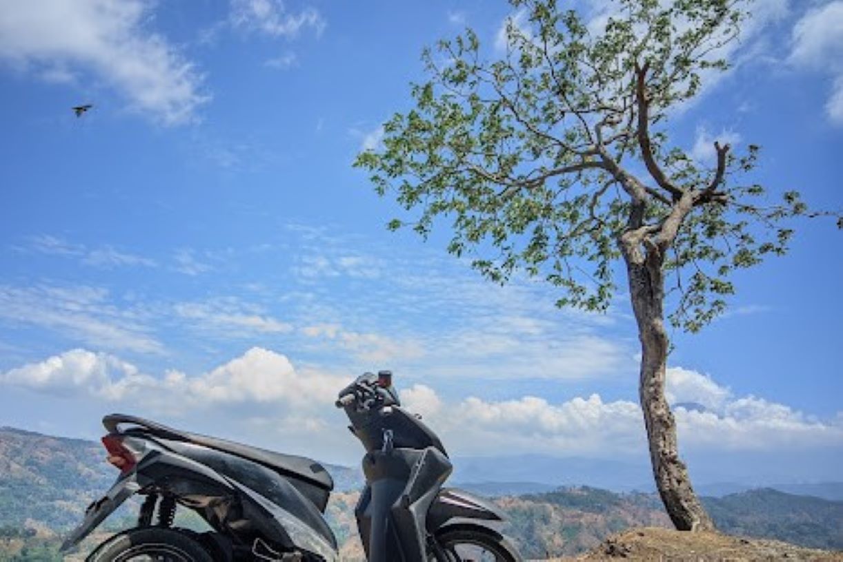 Keindahan pemandangan Tanjakan Kadut Majakengka. (lh5.googleusercontent.com)