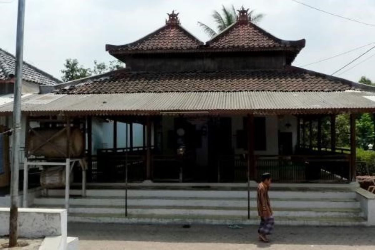 Salah satu masjid di Kampung Benda Kerep. (historyofcirebon.id)