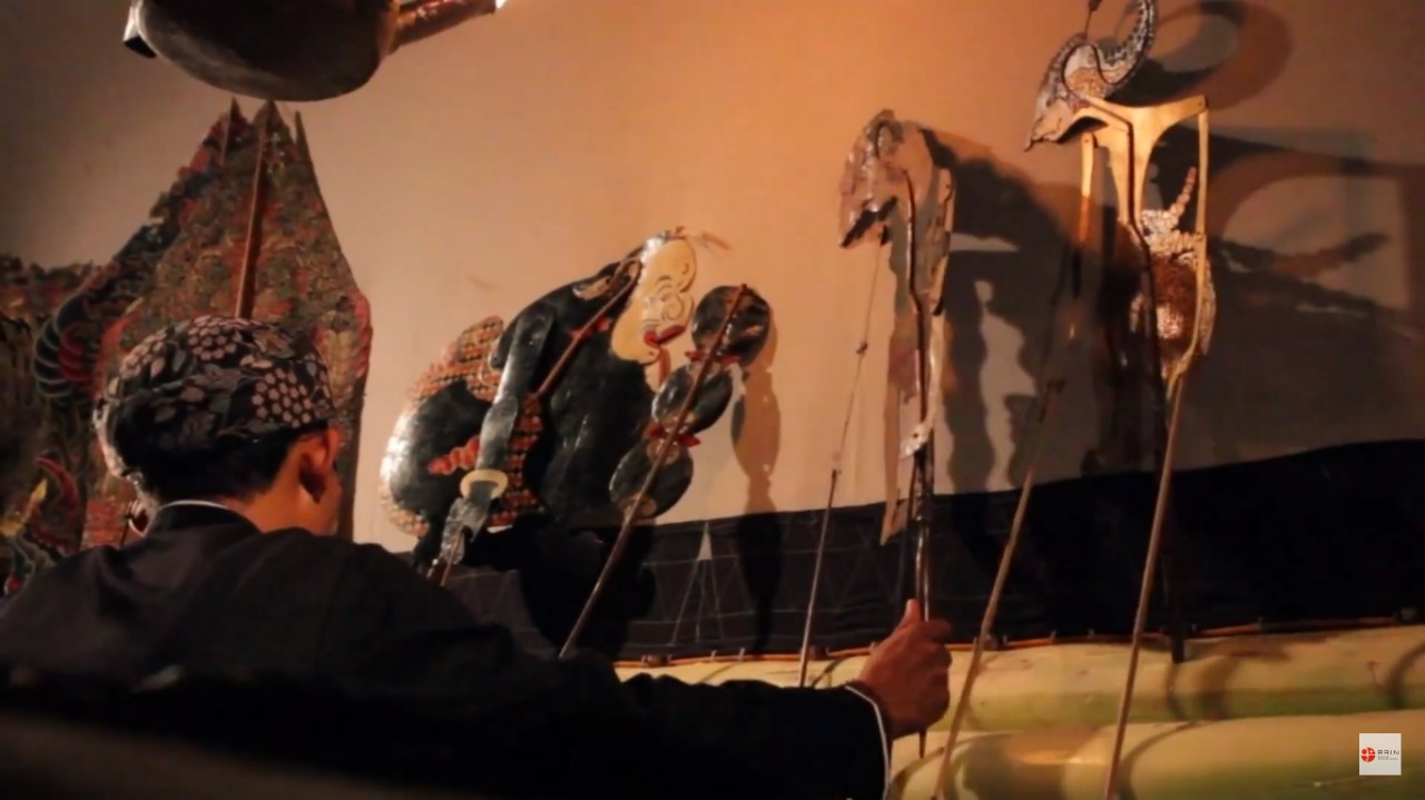 Pementasan Wayang Purwa Khas Cirebon. (Tangkap layar YouTube BRIN Indonesia)