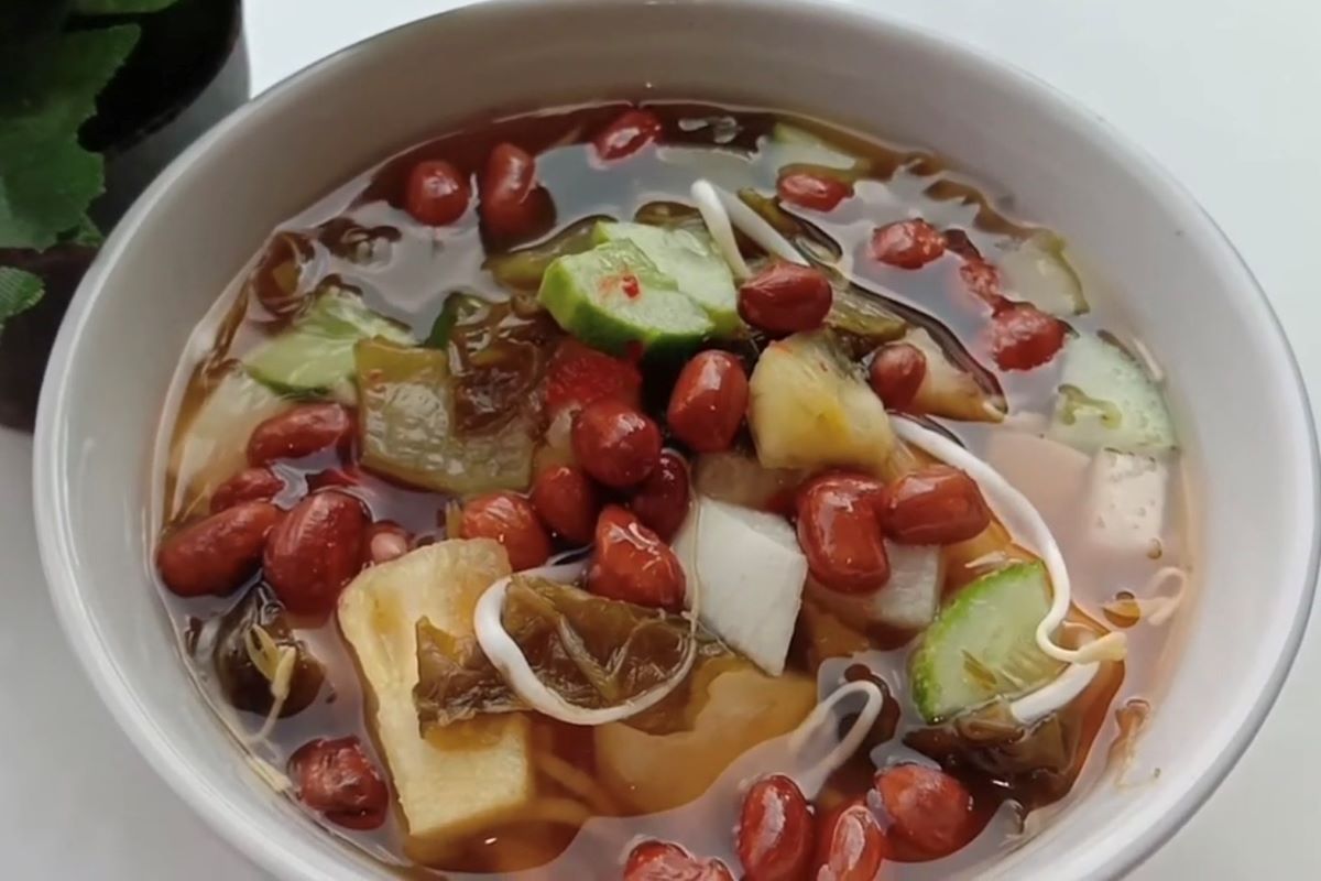 Rujak Donggala Khas Cirebon. (tangkap layar youtube Novi Nouf)