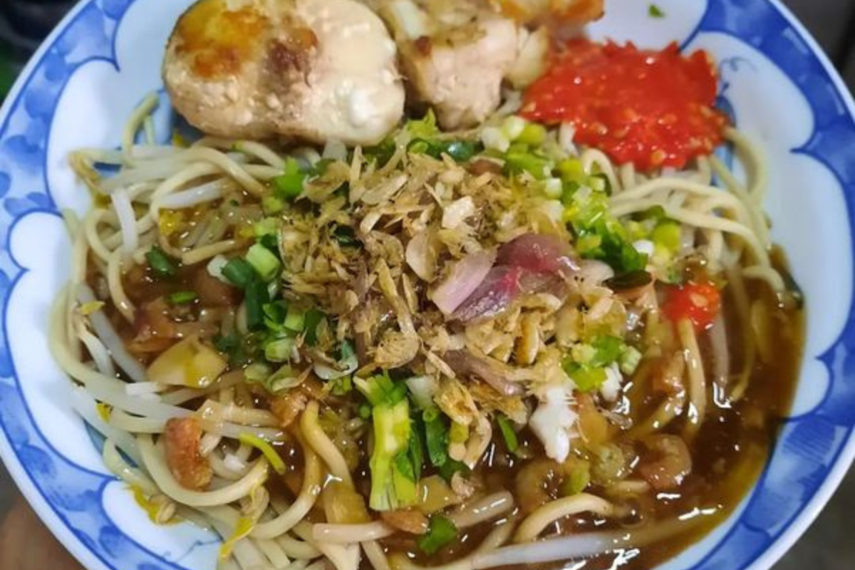 Mi kemi legendaris khas Indramayu. (Facebook/@cisnawatiwati)