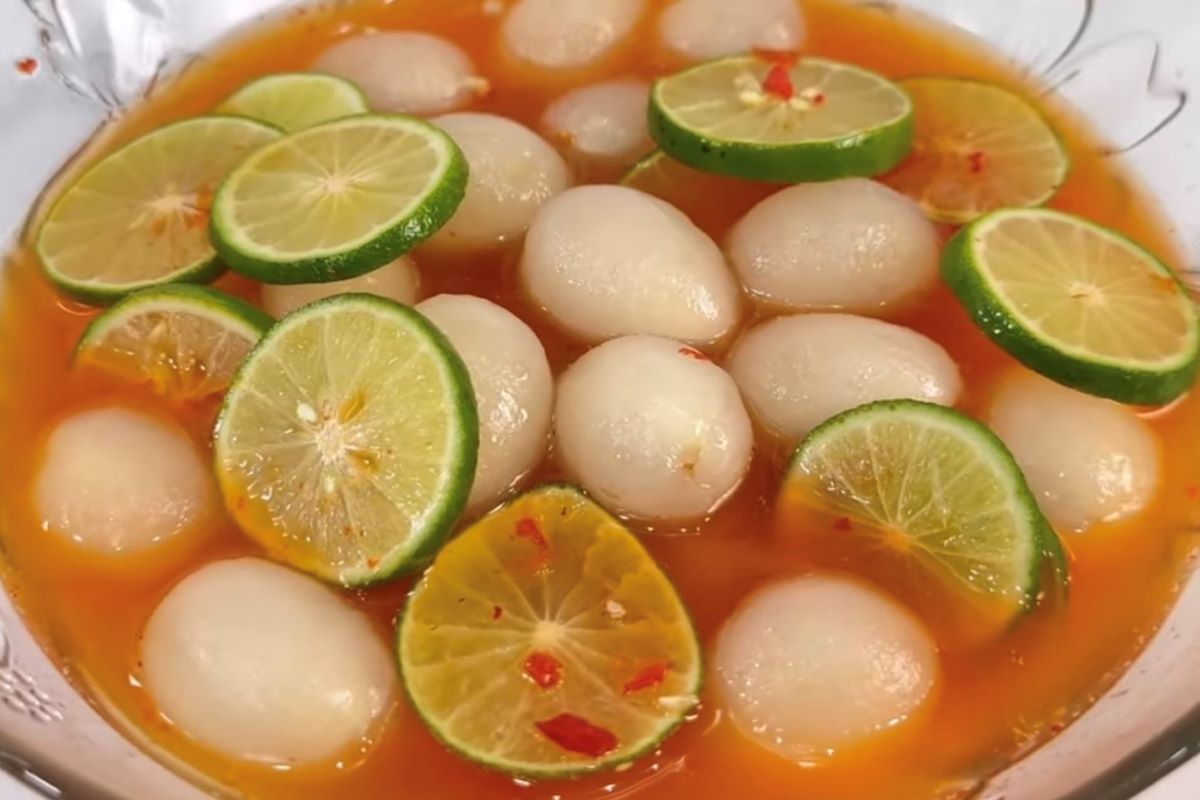 Asinan rambutan pedas segar. (tangkap layar youtube Ika Mardatillah)