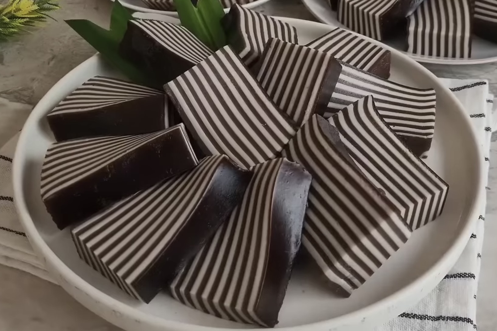 Kue lapis cokelat
