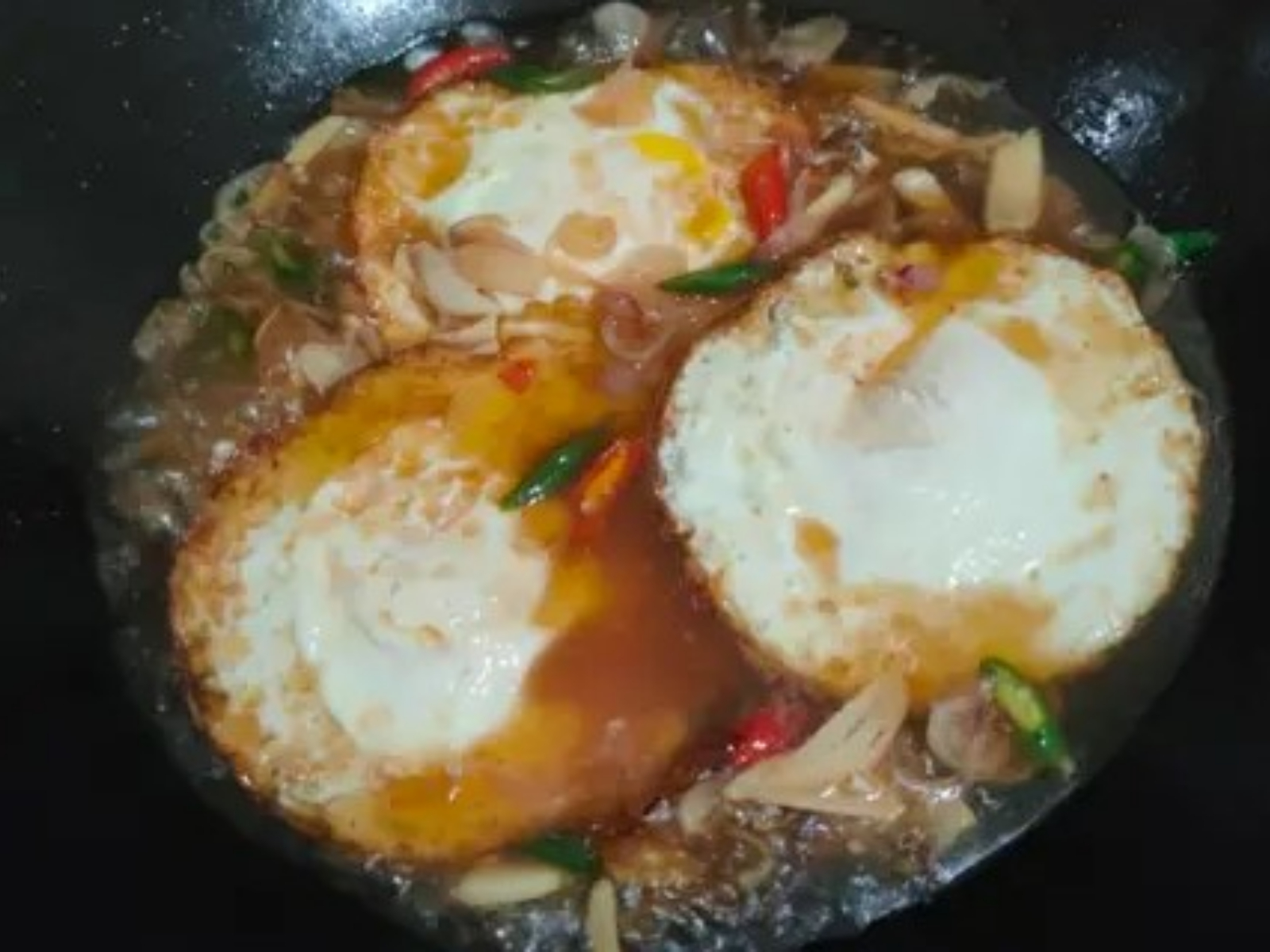 Hidangan dari resep menu semur telur ceplok jamblang khas Cirebon