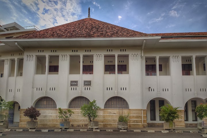 Gedung BAT di Cirebon